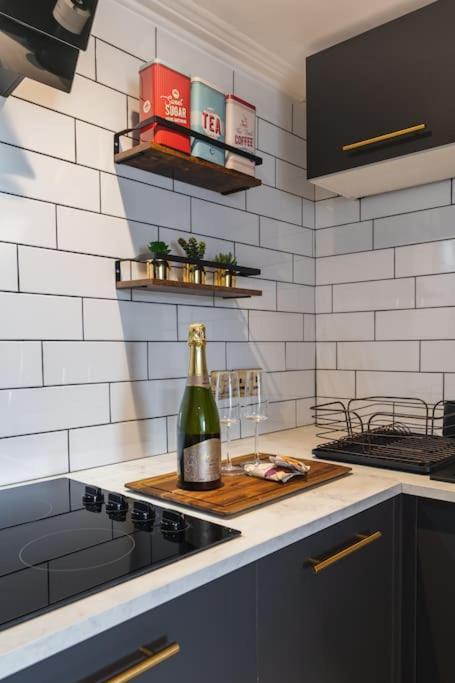 The West End Loft - 5* Retreat - Private Parking! Lägenhet Glasgow Exteriör bild