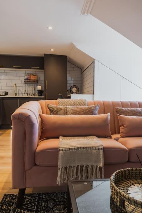 The West End Loft - 5* Retreat - Private Parking! Lägenhet Glasgow Exteriör bild