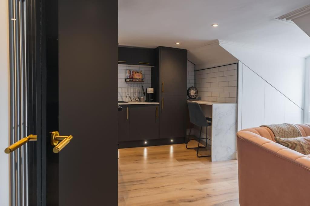 The West End Loft - 5* Retreat - Private Parking! Lägenhet Glasgow Exteriör bild