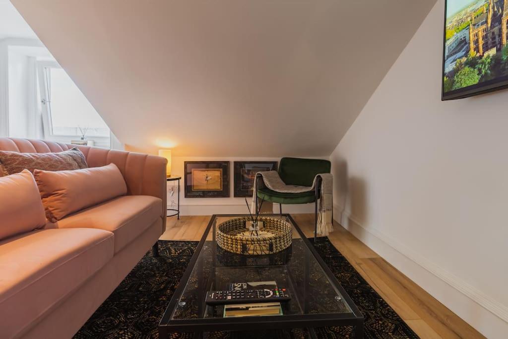 The West End Loft - 5* Retreat - Private Parking! Lägenhet Glasgow Exteriör bild